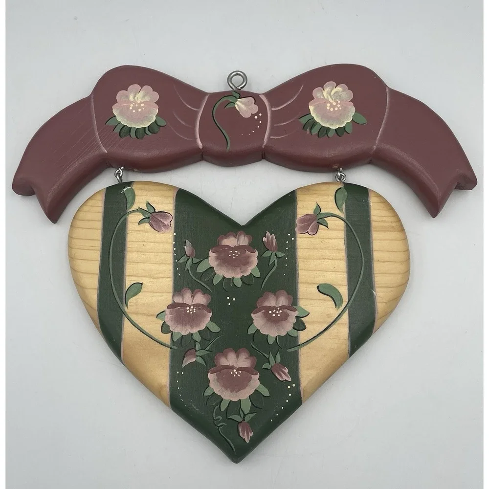 Vtg Hand Painted Wood Heart Sign Country Cottage Floral Tole Paint Wall Hanging